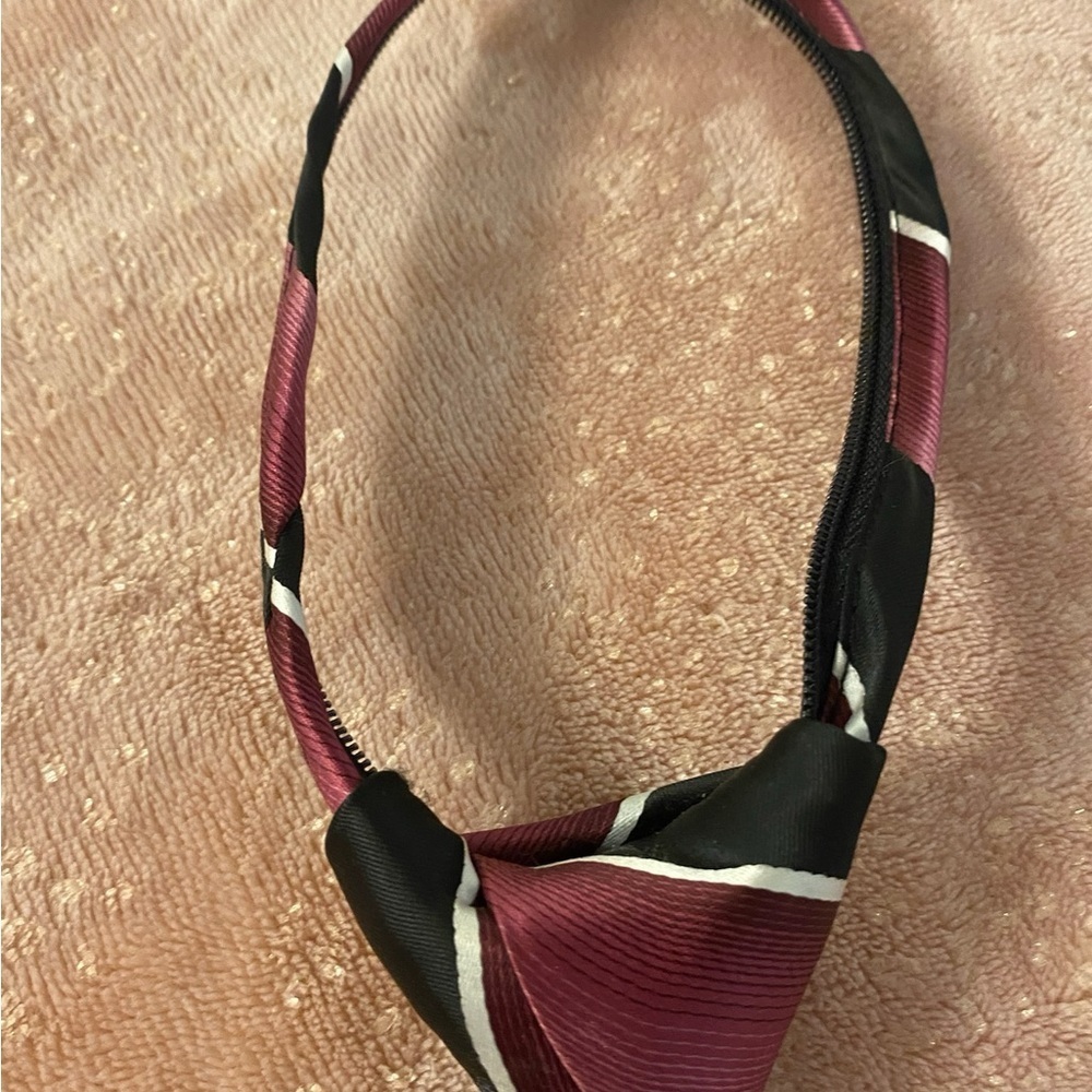 George Elegant Black and Red Striped Tie - Picture 8 of 11